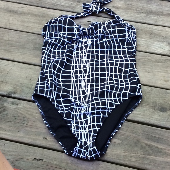 ❣️ Spiegel Blk Wht Abstract One Piece Swimsuit - Picture 1 of 5